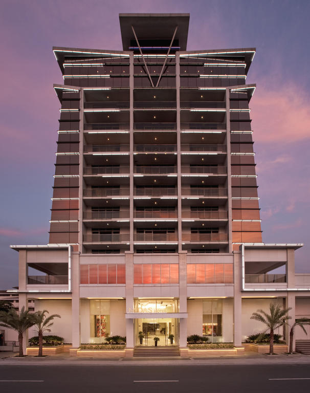 Midas Hotel And Casino Пасай Номер фото